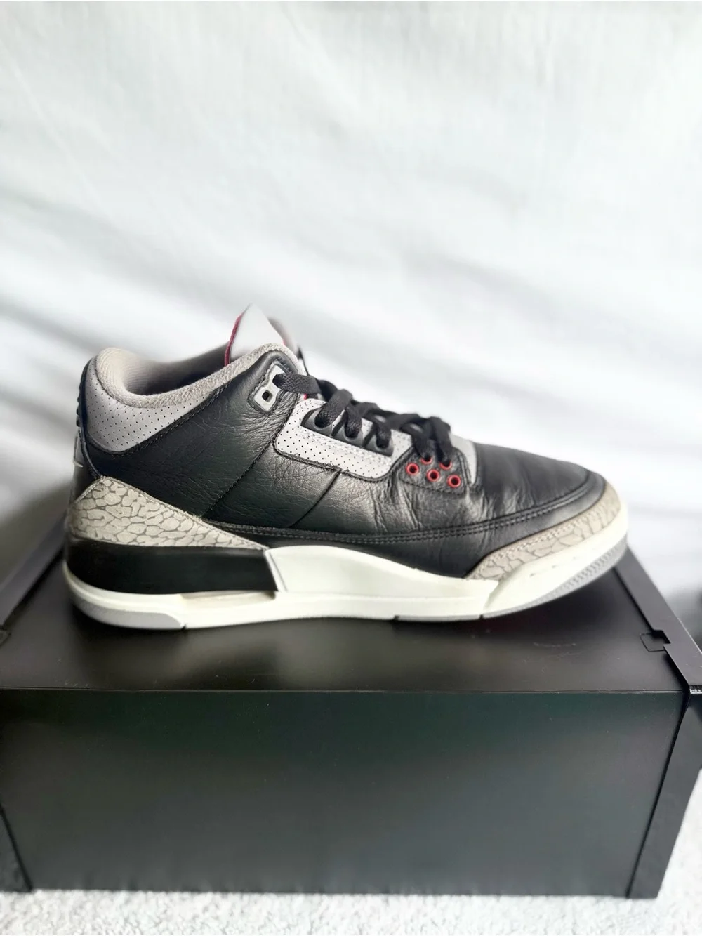 AUTHENTIC Jordan 3 Retro OG Black Cement size 8.5 DN3707-010 2024 PRE-OWNED